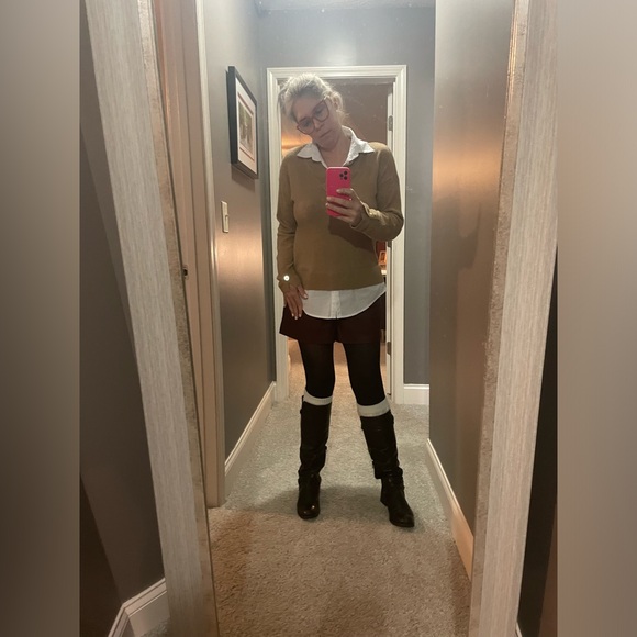 Size 10 brown pleather pants. They run slightly big-bit so cute for fall! - Picture 4 of 6